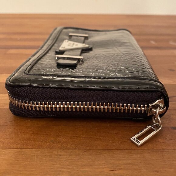 GUESS Clutch Wallet Los Angeles 1981 Black Croc with Zip Around Closure - Picture 3 of 7